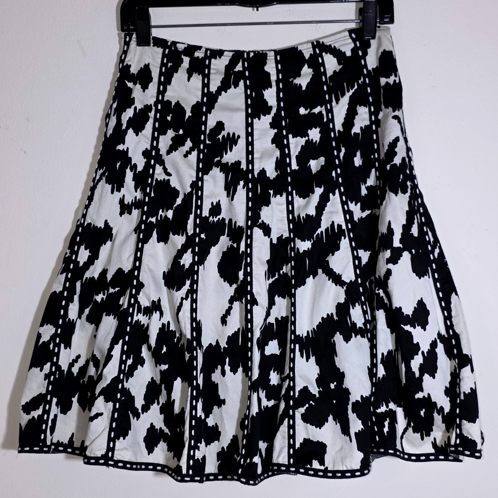 Cabi Dashing A-Line Skirt Women Size 0 Black Cream Abstract Paneled EUC - Picture 7 of 10